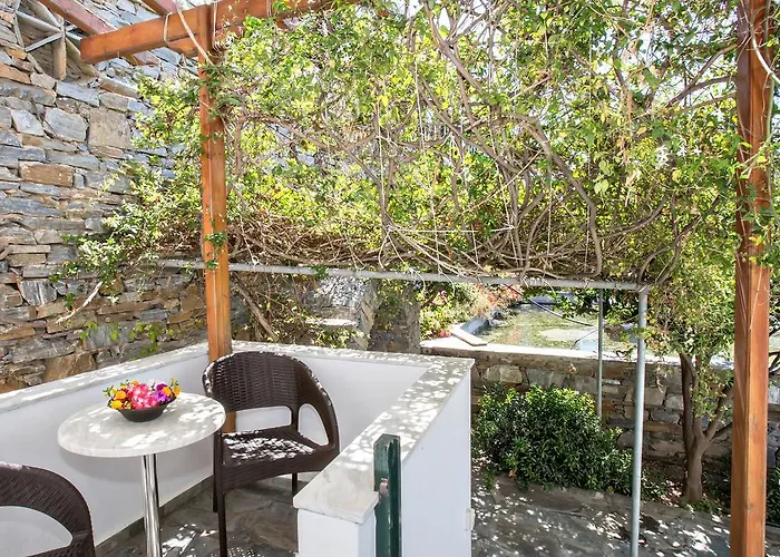 Parathyro Sto Aigaio 1 Tínos